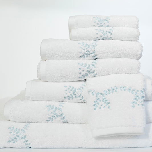 Lynnens Venere Aqua Bath Towel Collection