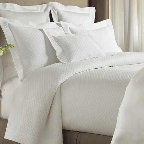 Honeycomb Scalloped Hem by Home Treasures Coverlet